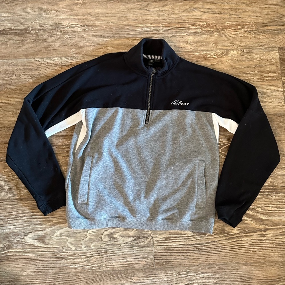VOLCOM quarter zip sweatshirt size small